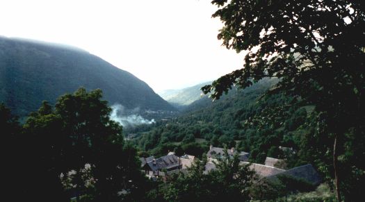 Sonnenstrahlen im Hintergrund